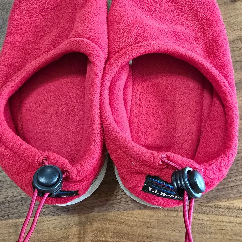 LL Bean Fleece Slippers Boys Size 5-6 Red Adjustable Toggle House Shoes OBMS640